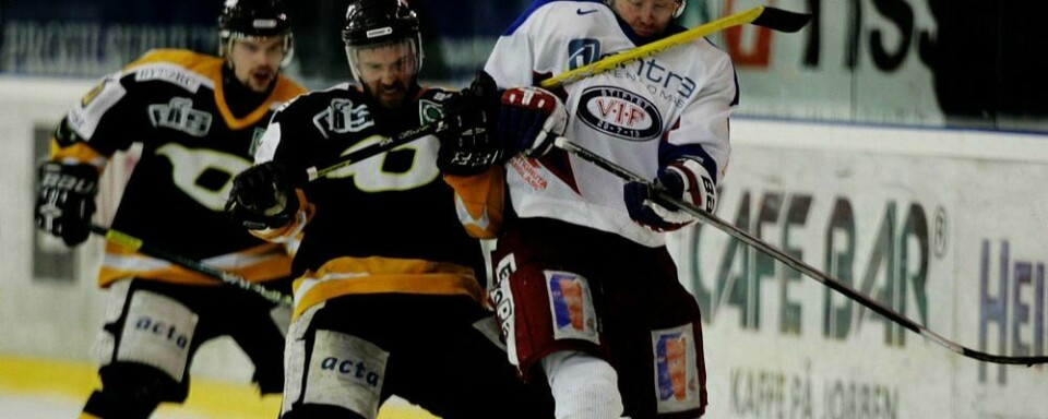 SLAGSMÅL: Det ble en dramatisk delfinale i Norges-mesterskapet (NM) i ishockey tirsdag. Det skjedde i «Siddishallen» i Stavanger.