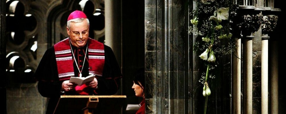 SLUTTET: Georg Müller var biskop i Den katolske kirke i Trondheim. Han måtte slutte i jobben. Han har innrømmet å ha misbrukt en gutt.