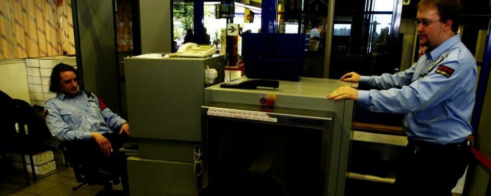 STREIK: Omtrent 1.000 vektere går ut i streik lørdag morgen. Flere flyplasser stenges. Det kan føre til køer i sikkerhets-kontrollen.