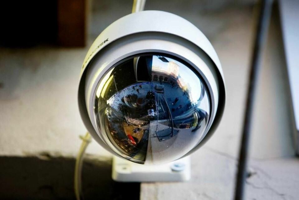 FILMER: Politiet må slutte å overvåke Brumunddal sentrum. Det har Datatilsynet bestemt.