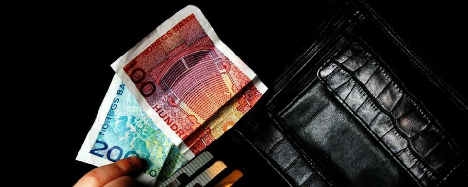 PENGER: Folk får mer penger i lommebøkene denne uka. Da kommer skattepengene inn på konto.