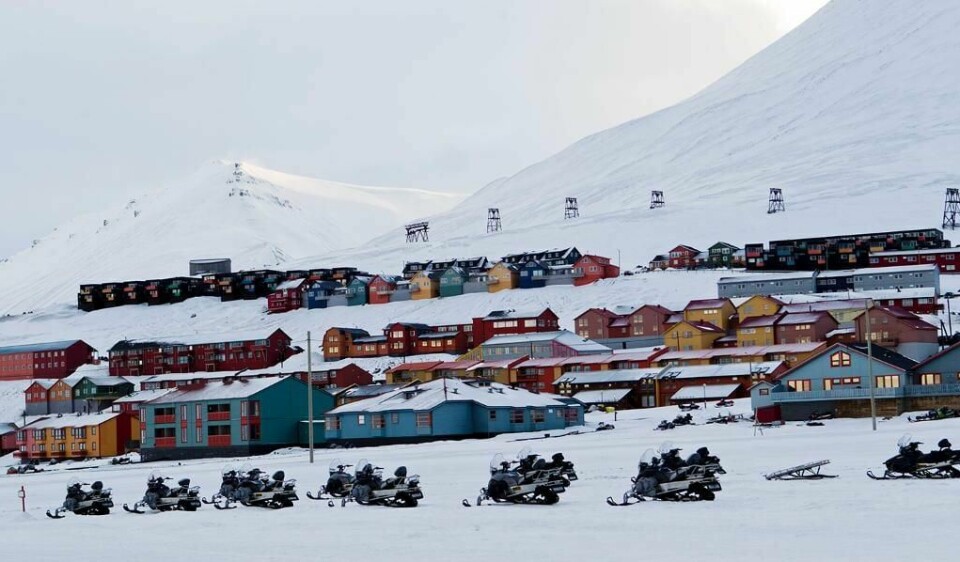 UVÆR: Folk på Svalbard må dra fra husene sine. Det er meldt uvær og ekstremt mye regn.