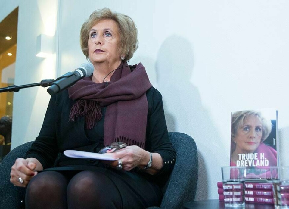 FORTELLER: Politiker Trude Drevland kan få fengsel for å ha gitt ulovlig hjelp til andre. Nå har hun skrevet bok om livet sitt og saken.