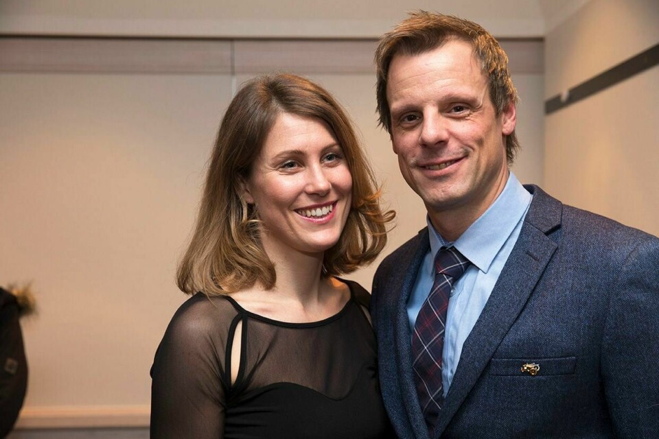 HJEM: Hoppsjef Alexander Stöckl tar ikke med samboeren Ina Bergmann til hoppuka. Men hele familien reiser til Østerrike på juleferie.