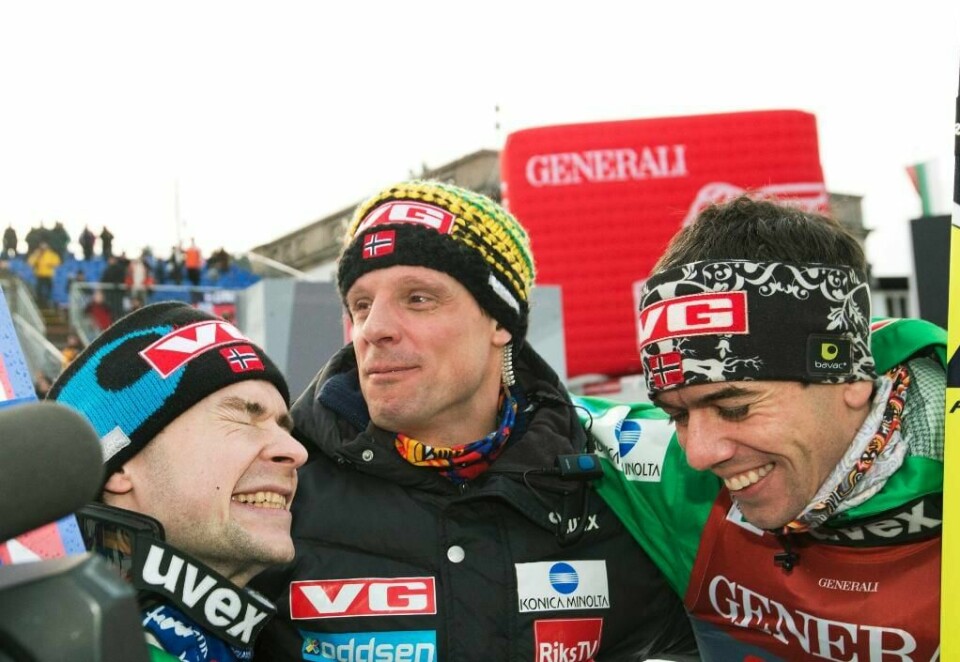 2013: Hvorfor vinner de norske hopperne så lite når det er hoppuke? Her er landslagssjef Alexander Stöckl i 2013. Han står sammen med hopperne Anders Jacobsen og Anders Bardal.