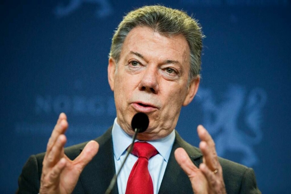 FRED: – Loven er det første steget mot fred, sier president Juan Manuel Santos i Colombia. Landet har vedtatt en lov. Den sier at FARC ikke kan straffes.