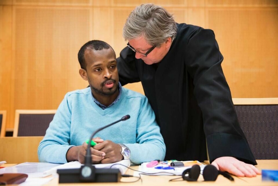 BEVIS: Mahad Abib Mahamoud må bevise at han er fra Somalia. Advokat Arild Humlen hjelper ham.