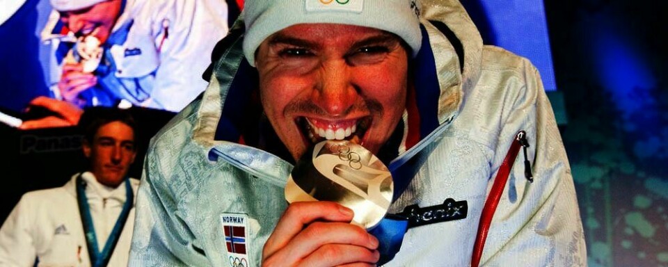 SØLV: Emil Hegle Svendsen sikret Norges første medalje i De olympiske leker (OL). Han tok sølv på sprinten i skiskyting.