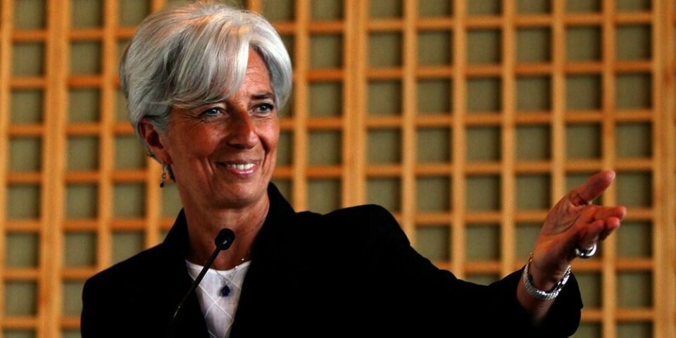 IMF: Den franske finansministeren Christine Lagarde sier at hun ønsker å bli ny leder i Det internasjonale penge-fondet (IMF).