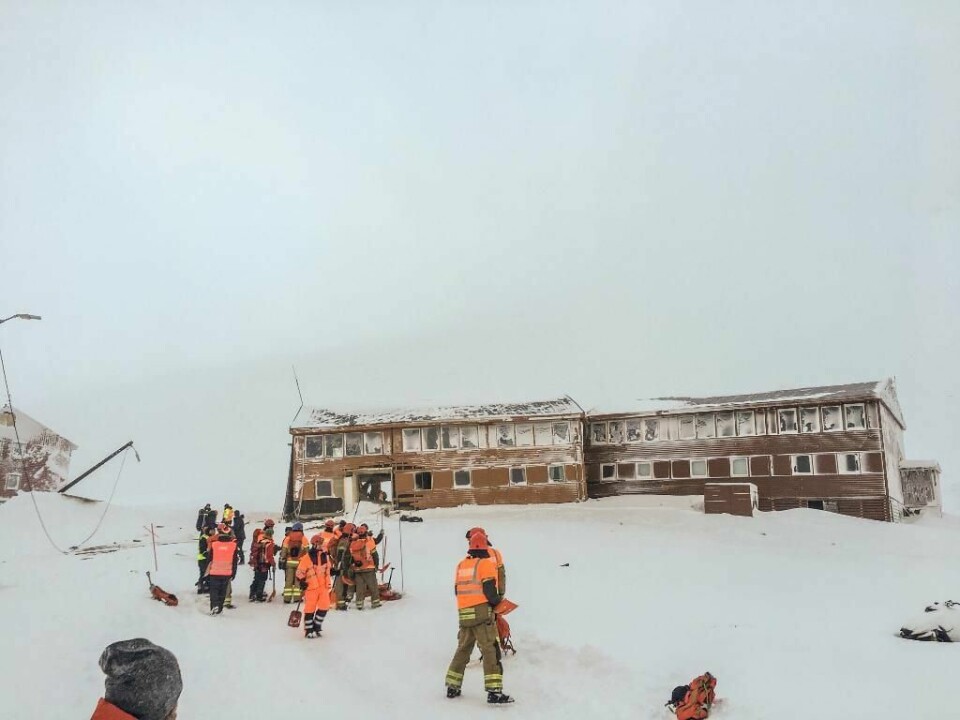 SNØSKRED: Folk som bor i rasområdet på Svalbard får komme hjem og hente tingene sine.