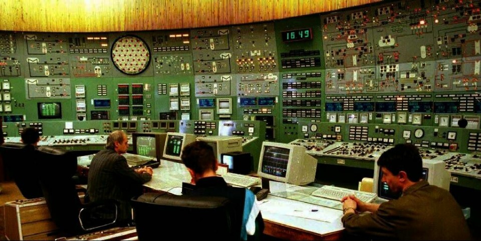 Kola atomkraftverk ligger i Poljarnij Zorij i Russland. Det er nær grensen til Norge. Bildet er fra 1997. Det viser kontrollrommet.