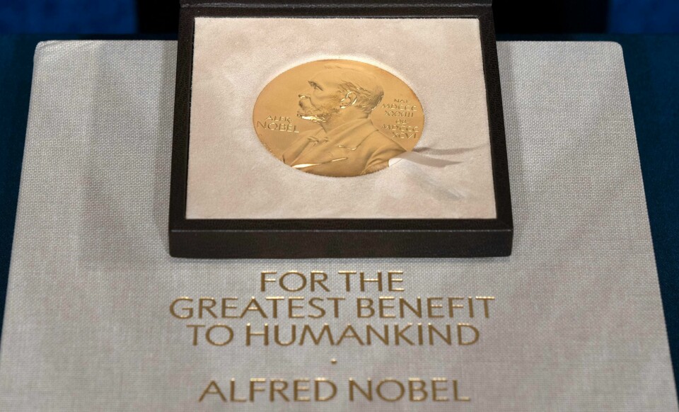 FREDSPRISEN: Fredag klokka 11 får vi vite hvem som vinner Nobels fredspris i år. Aldri før er så mange nominerte til å kunne vinne prisen. Torsdag er det vinneren av nobelprisen i litteratur som skal kunngjøres. Arkivfoto: Jacquelyn Martin / AP / NTB