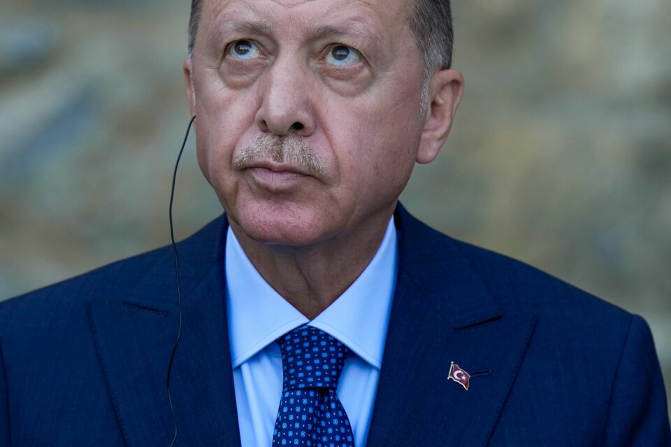 PRESS: Tyrkias president, Recep Tayyip Erdoğan, er under hardt press. Tyrkia vil kjøpe F-16-fly fra USA som kompensasjon for F-35-flyene amerikanerne nekter å selge dem, sier president Recep Tayyip Erdogan. Foto: AP / NTB