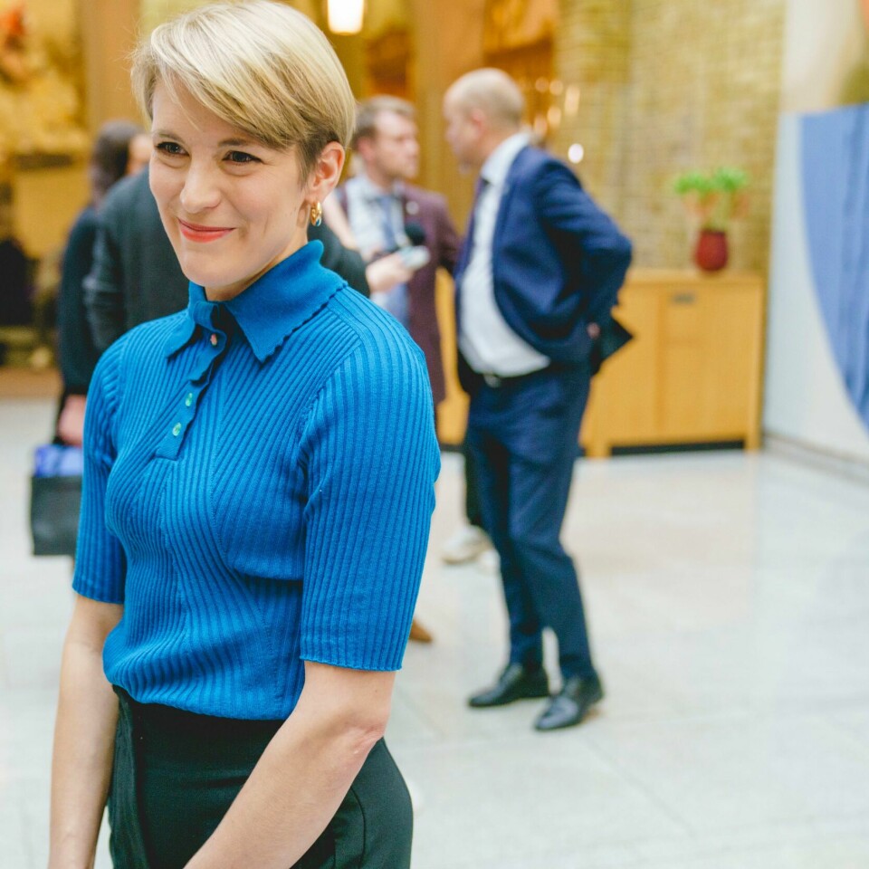 KRAV: Sosialistisk Venstreparti (SV) skal forhandle med regjeringen om statsbudsjettet. SV vil øke både skatt på hva du tjener og hva du tar i utbytte.Kari Elisabeth Kaski i SV skal forhandle mandag. Foto: Stian Lysberg Solum / NTB Kari Elisabeth Kaski og SV legger fram sitt alternative budsjett mandag 15. november. Foto: Stian Lysberg Solum / NTB