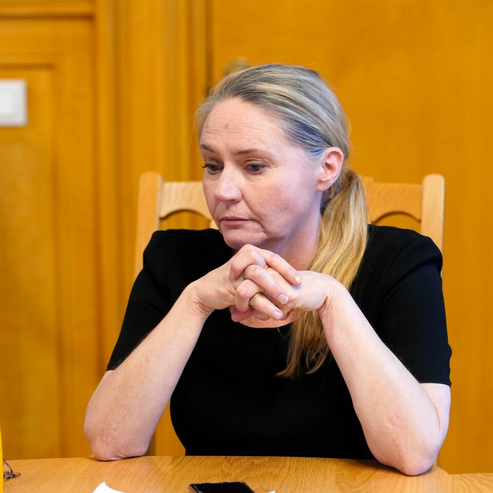 SLUTTER: Stortingspresident Eva Kristin Hansen forklarte seg til ledere av de politiske partiene om saken rundt pendlerboliger. Nå slutter hun i jobben..Foto: Terje Bendiksby / NTB /NPK Stortingspresident Eva Kristin Hansen fotografert på Stortinget onsdag under eit intervju om pendlarbustaden hennar. Foto: Terje Bendiksby / NTB / NPK