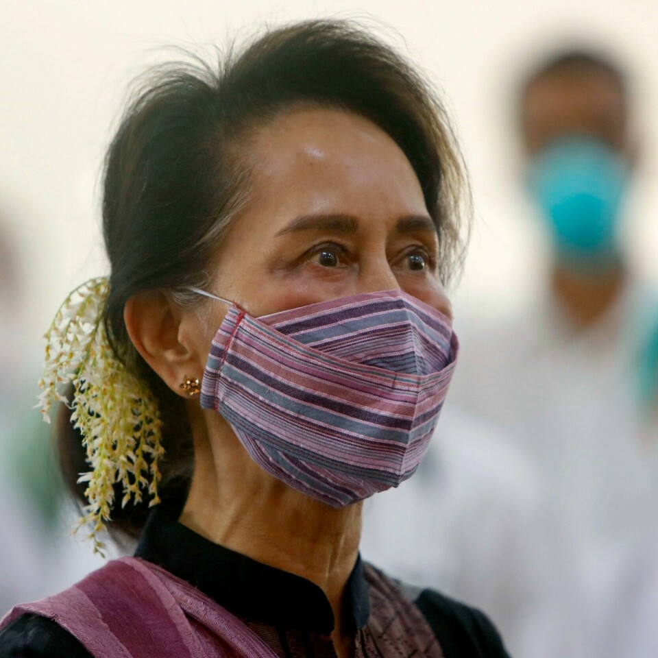 DØMT: Aung San Suu Kyi er dømt til fire års fengsel. Bildet er av Aung San Suu Kyi. Hun har på et munnbind. Arkivfoto: Aung Shine Oo / AP / NTB