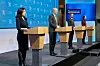 Arbeids- og inkluderingsminister Hadia Tajik, finansminister Trygve Slagsvold Vedum, næringsminister Jan Christian Vestre og kulturminister Anette Trettebergstuen holder pressekonferanse om økonomiske tiltak knyttet til koronasituasjonen. Foto: Torstein Bøe / NTB