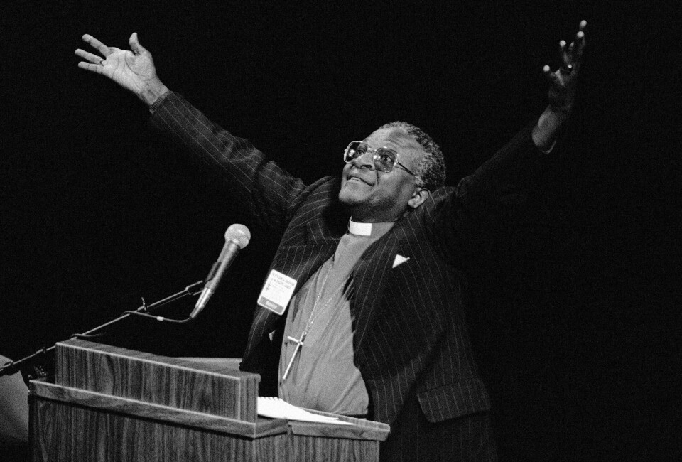 TUTU: Desmond Tutu brukte hele sitt liv på å kjempe for minoritetens rettigheter. Erkebiskop Desmond Tutu døde andre juledag, 90 år gammel. Han hylles av en hel verden. Foto: AP / NTB
