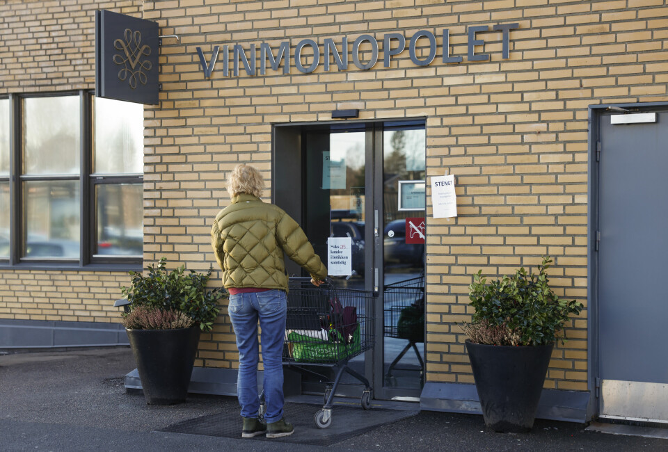 POL: Du må være en viss alder før du kan kjøpe all alkohol på Vinmonopolet. Hvor gammel må du være? Torsdag vedtok styret i Vinmonopolet at det skal opnast fire nye utsalsstader. Desse vil dukke opp i Trøndelag, Vestland og Vestfold og Telemark. Illustrasjonsfoto: Jil Yngland / NTB / NPK