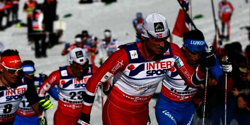 ØL: Skistjernen Petter Northug kan få mye heiing fra publikum i Holmenkollen neste helg. Arrangørene vil servere øl for første gang.