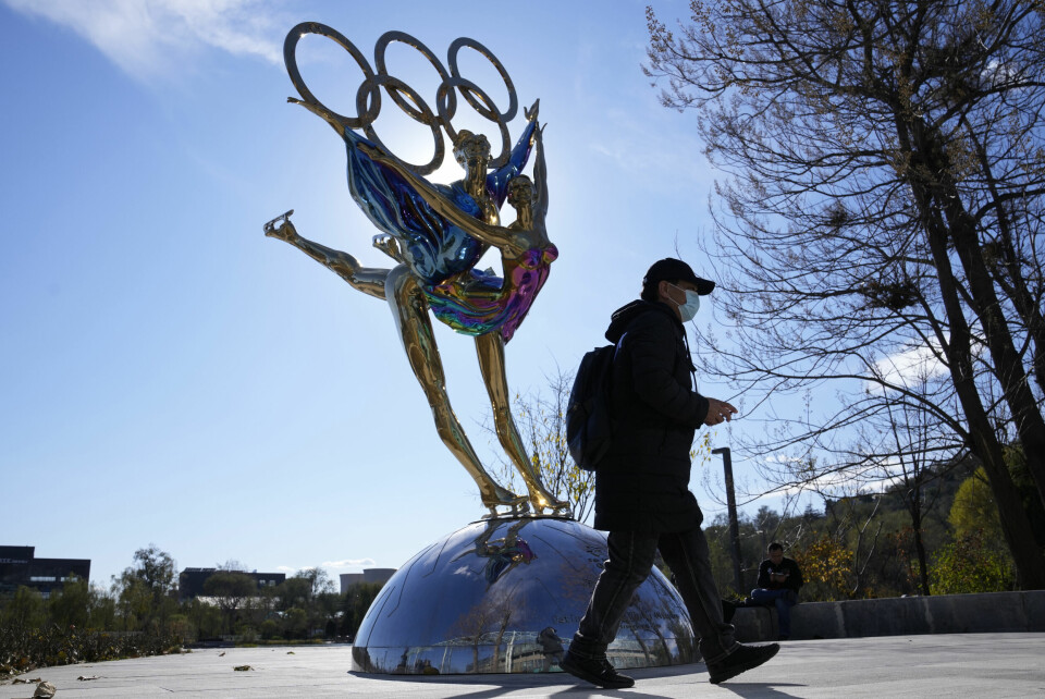 RINGER: Det er fem forskjellige farger på de fem olympiske ringene, men hva er de? Og hva symboliserer de fem ringene? USA kommer ikke til å sende offisielle representanter til vinter-OL i Beijing. Foto: AP/NTB.
