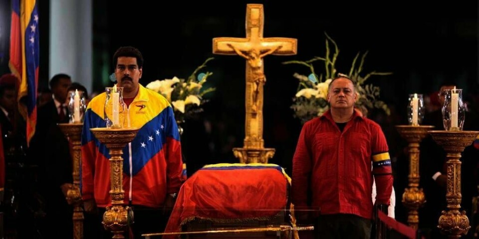 SORG: Venezuela sørger over at president Hugo Chavéz er død. Nicolás Maduro (til venstre) er fungerende president.