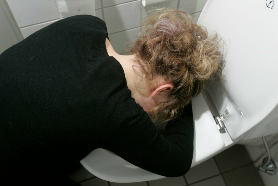 OMGANGSSYKE: De fleste som blir syke med omgangssyke, har norovirus. Men det finnes også andre virus som gir lignende symptomer. Noroviruset har glimrande spreiingsforholdnår det er kaldt ute og vi flokkar saman inne. Mageviruset kan gi akutt kvalme, diaré, oppkast og magesmerter. Foto: Terje Bendiksby / NTB / NPK