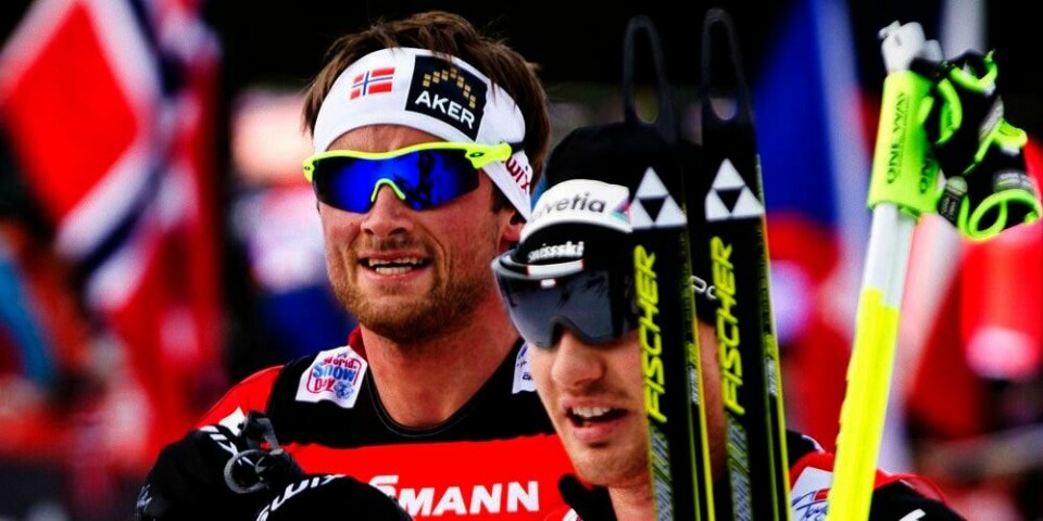 KAMP:  Det blir kamp om seieren i verdenscupen i langrenn. Petter Northug (til venstre) kjemper mot Dario Cologna fra Sveits (til høyre).