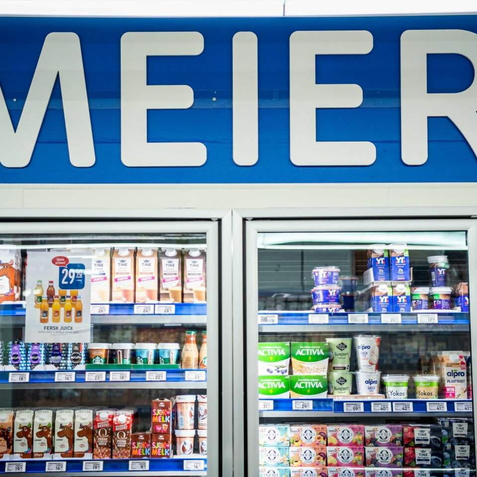 MELK: Nordmenn er glade i produkter av melk. Men hva ville vi savnet mest dersom melka forsvant? Bilde av meieriprodukter i kjøleskap på matbutikk. Foto: Rodrigo Freitas / NTB