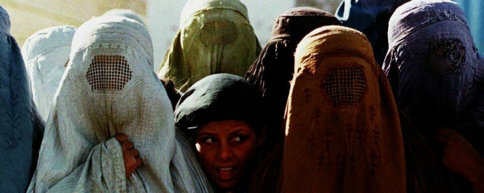 ISLAM-SKOLE: Islam Net vil endre hvordan nordmenn ser på islam. Her muslimske kvinner kledd i burka. Under det strenge Taliban-regimet i Afghanistan i 1996.