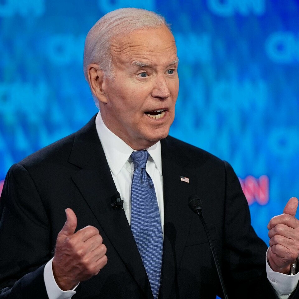 VAR TRØTT: – Jeg sovnet nesten på scenen, sier Joe Biden. Han hadde reist mye i dagene før debatten med Donald Trump. Bildet viser USAs president Joe Biden. Foto: Gerald Herbert / AP / NTB