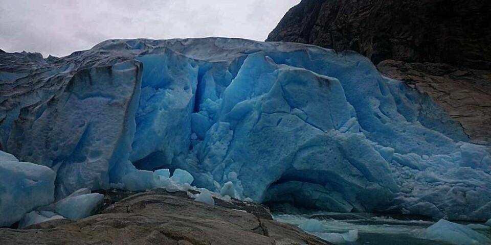ULYKKE: Et tysk ektepar døde i en ulykke ved Nigardsbreen i Sogn og Fjordane søndag. Barna deres var vitne til det som skjedde.