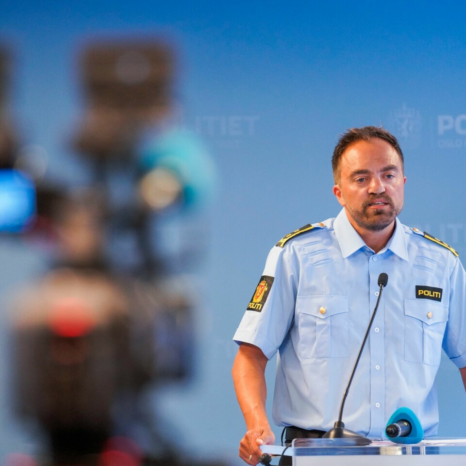 TIPS: Børge Enoksen i politiet sier de ønsker flere tips etter angrepet i Oslo natt til lørdag. Politiadvokat Børge Enoksen orienterte onsdag om Oslo-skytingen. Foto: Terje Bendiksby / NTB