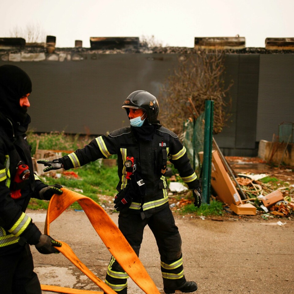 BRANN: Det er flere skogbranner i Portugal. Brannmenn kjemper for å stoppe dem. Her i Lisboa i Portugal i mars. Bildet viser brannmenn i Lisboa i Portugal i mars. Det er flere skogbranner i Portugal. Brannmenn kjemper for å stoppe dem.