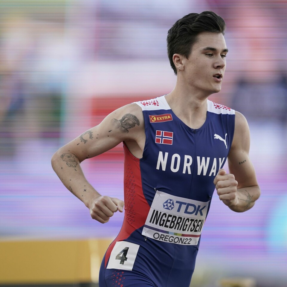 SJANSER: Jakob Ingebrigtsen kan ha en sjanse til å vinne medalje under to øvelser i VM. Første sjanse er på 1.500 meter løp natt til onsdag. Bildet er av Jakob Ingebrigtsen som løper i løpertrikot uten ermer. Det står Norway på framsiden av trikoten. Foto: Stian Lysberg Solum / NTB