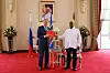 Bildet viser Russlands utenriksminister Sergej Lavrov sammen med Ugandas president Yoweri Museveni.