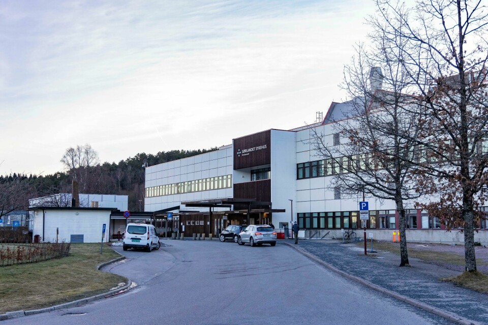 INNLAGT: Flere er forgiftet av metanol. De er innlagt på Sørlandet sykehus. Bildet er tatt ved en tidligere anledning. Bildet viser Sørlandet sykehus.