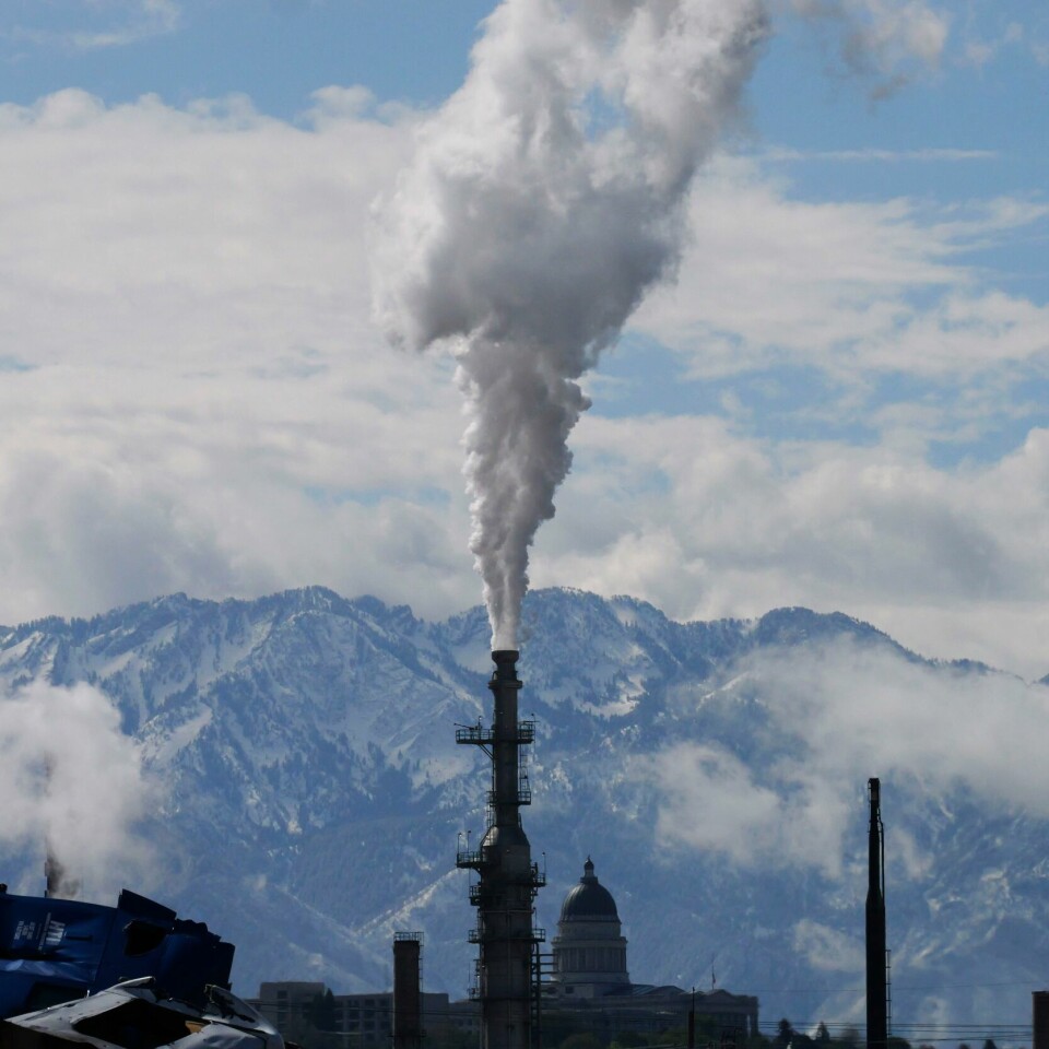 NATUR: Norge brukte opp ressursene for året allerede 12. april. Bildet er fra Salt Lake City der et oljeraffineri slipper røyk i naturen. Bildet er fra Salt Lake City der et oljeraffineri spyr ut røyk i naturen.