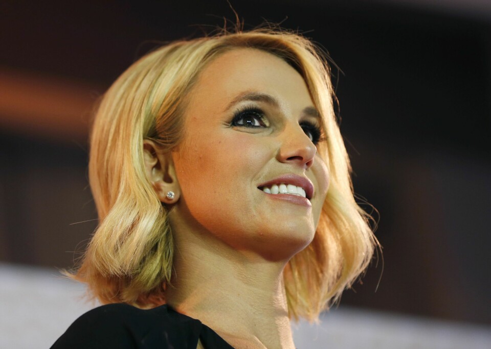 KJEMPER: Britney Spears har fortsatt kampen om å få tilbake kontroll over eget liv. Nå har faren hennes trukket seg som verge. Britney Spears har vunnet fram i formynderskapssaken mot faren, melder TMZ.Foto: Lise Åserud / NTB