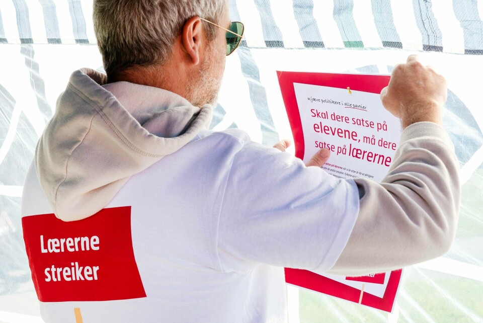 STREIK: Utdanningsforbundet sier at flere lærere streiker fra neste uke. Om lag 1.300 nye lærere gikk ut i streik mandag. 14 kommuner og ti fylkeskommuner er rammet. Skolenes Landsforbund varsler enda en opptrapping på mandag. Foto: Gorm Kallestad / NTB