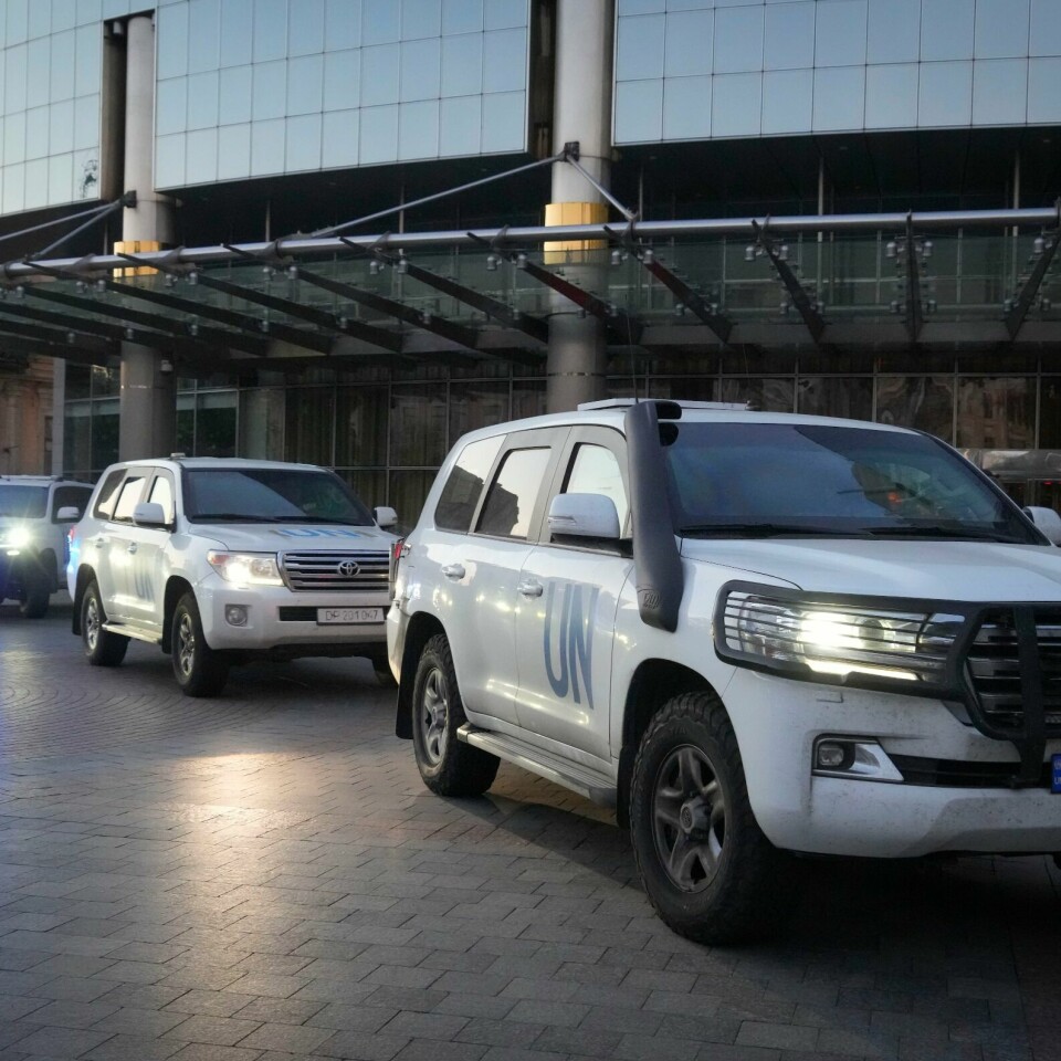 KJERNEKRAFTVERK: En gruppe fra IAEA dro fra Kyiv mot Zaporizjzja by onsdag. Torsdag fortsatte de ferden mot kjernekraftverket. En gruppe fra IAEA dro fra Kyiv mot Zaporizjzja onsdag. Foto: Efrem Lukatsky / AP / NTB