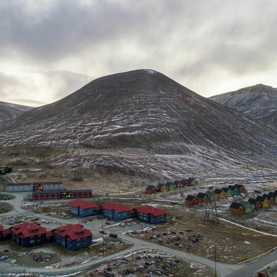 VALG: I sommer ble reglene for lokalvalget på Svalbard endret. I sommer ble reglene for lokalvalget på Svalbard endret. Lokalpolitikere kritiserer endringen. Foto: Tore Meek / NTB