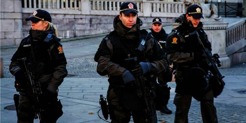 ØVER: Politiet og Forsvaret har en øvelse de neste dagene. Det skjer i Oslo sentrum og på Oslo Lufthavn Gardermoen. Disse stedene vil det være mange politifolk med våpen fra tirsdag til torsdag.