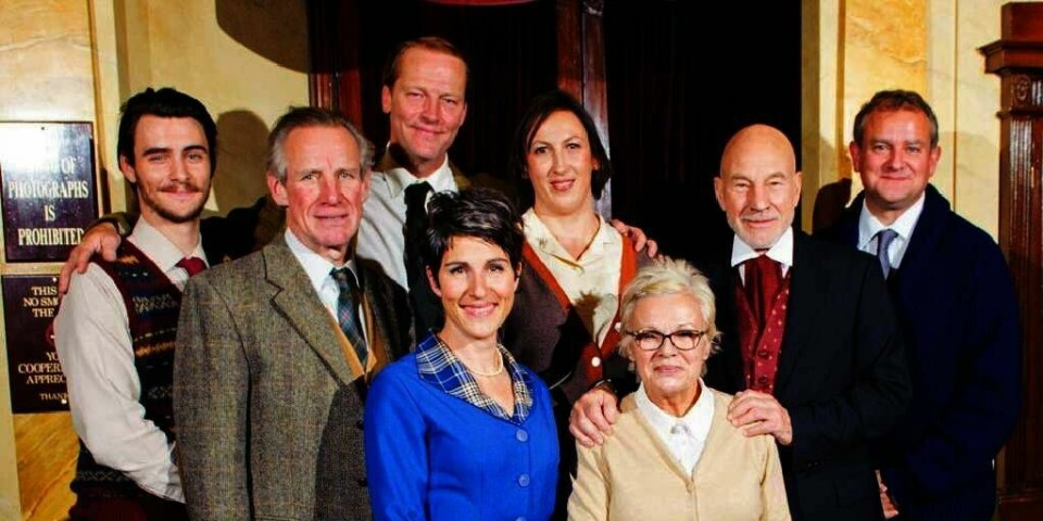 FEIRET: Kjente skuespillere var på scenen da teater-stykket «Musefellen» hadde jubileum søndag. Det er vist 25.000 ganger på 60 år. Blant skuespillerne var Hugh Bonneville fra TV-serien «Downton Abbey» (til høyre).