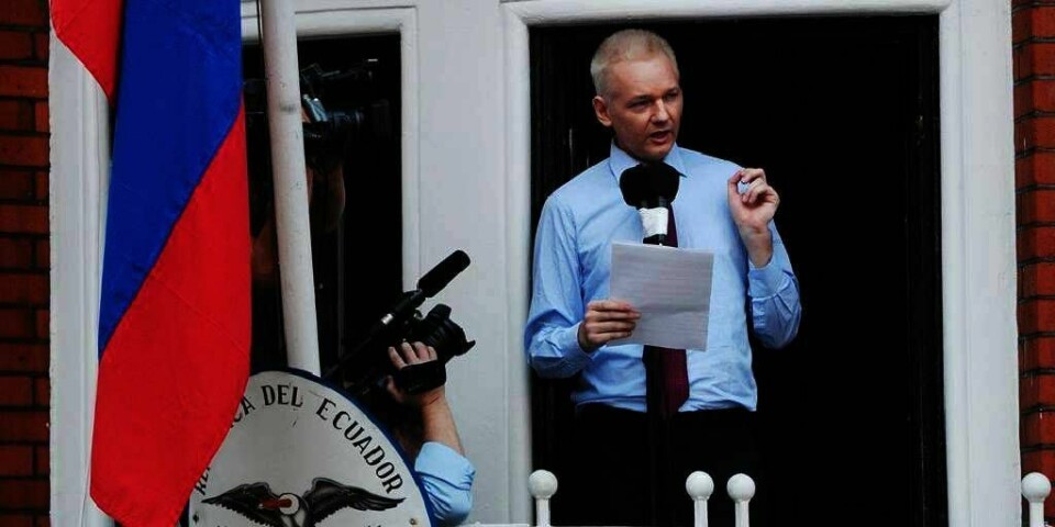 SYK:  Julian Assange skal være syk. Her taler han fra Ecuadors ambassade i London tidligere i sommer.