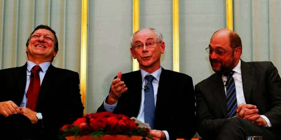 GLADE: Den europeiske union (EU) er glade for å få Nobels fredspris. Mandag klokka 13 mottar EU-kommisjonens president José Manuel Barroso (til venstre), EUs president Herman Van Rompuy og EU-parlamentets president Martin Schulz prisen.