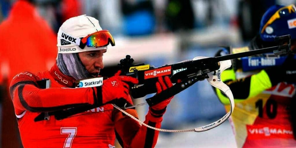 BOM: De norske skiskytter-mennene var langt fra seierspallen fredag. Emil Hegle Svendsen slet med skytingen og endte på 34. plass. Beste nordmann kom på 15. plass.