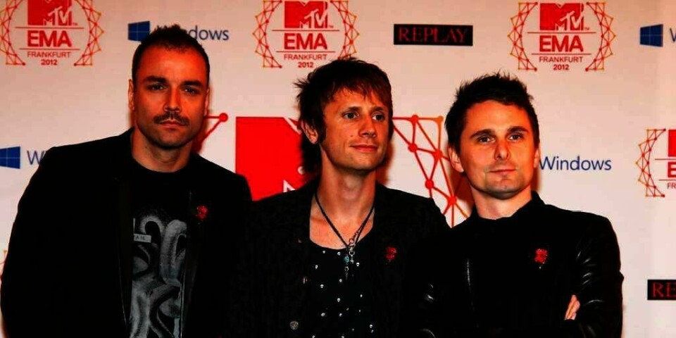 DROPPER: Sangeren i den britiske rockegruppa Muse har brukket foten. Derfor må gruppa droppe konserten i Oslo i neste uke.