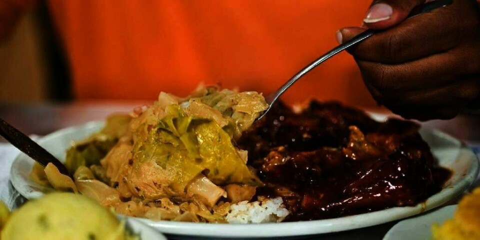 FARLIG: En tallerken Soul food er populært blant mange svarte amerikanere. Men maten er farlig, fordi det er så mye fett og kalorier i den.