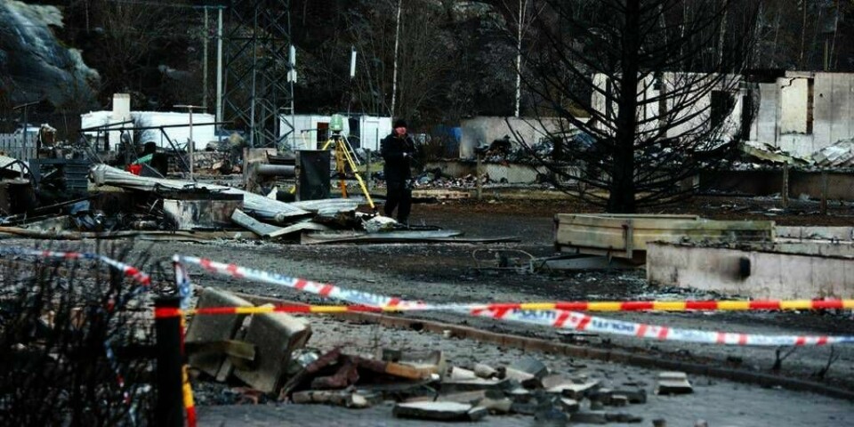UKJENT:Politiet gir nå opp å finne årsaken til brannen i Lærdalsøyri i januar. 40 hus brant ned.